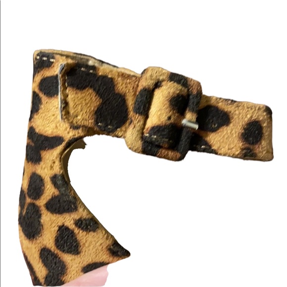 Leopard Suede flats with ankle buckle accent - Picture 6 of 6